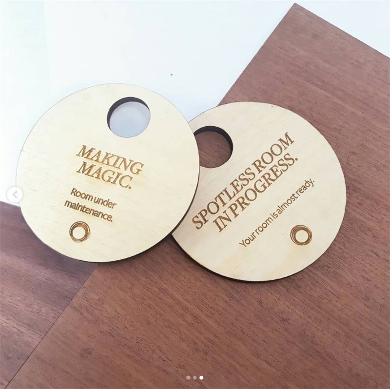 Door Hangers en madera