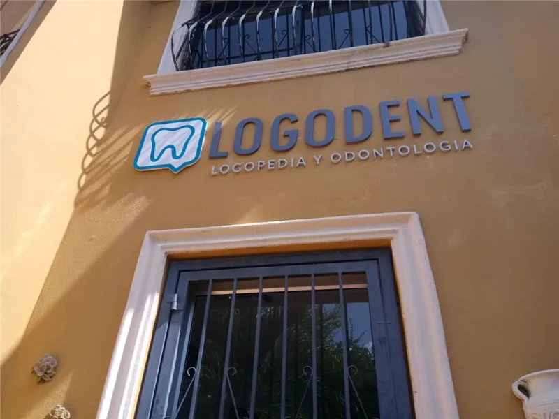 Letrero LOGODENT