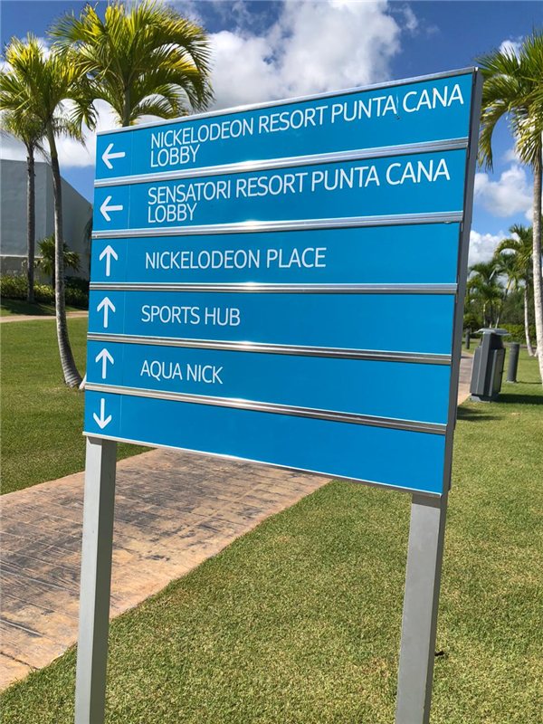 Señaletica de ubicación Hoteles TUI Sensatori - Nickelodeon Resorts